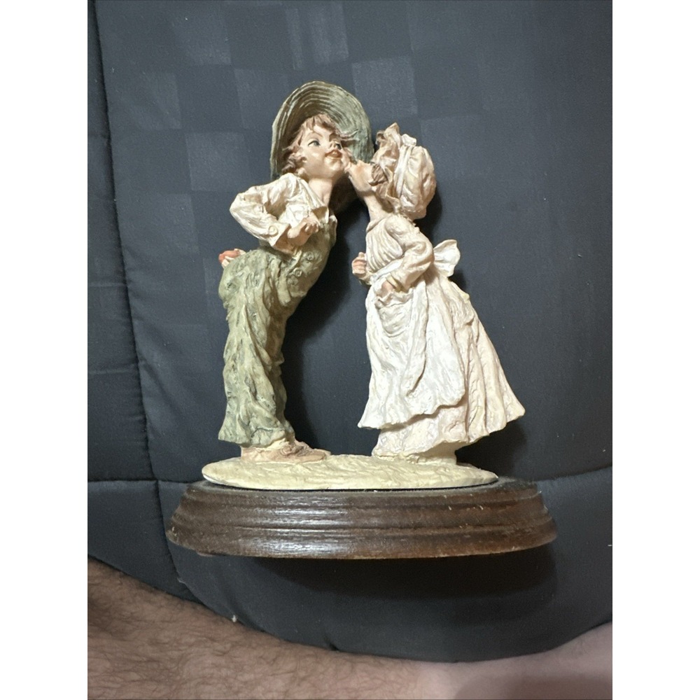 Giuseppe Armani "Shy Kiss" Sculpture HandPainted WoodBase 8" Vintage_
